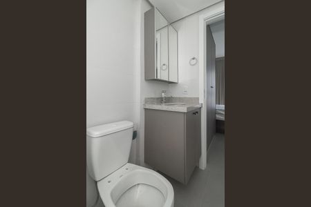 Banheiro de apartamento para alugar com 1 quarto, 24m² em Independência, Porto Alegre