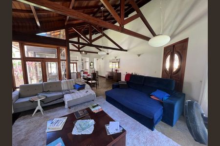 Casa à venda com 4 quartos, 537m² em Itacoatiara, Niterói