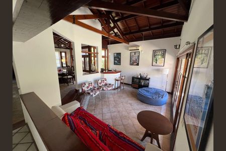 Casa à venda com 4 quartos, 537m² em Itacoatiara, Niterói