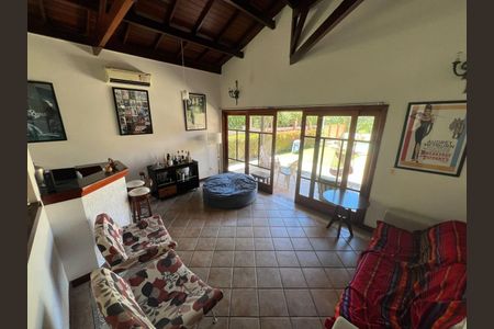 Casa à venda com 4 quartos, 537m² em Itacoatiara, Niterói