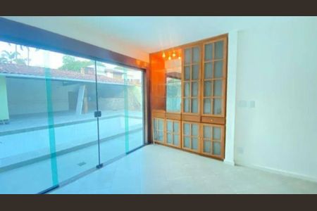 Casa à venda com 5 quartos, 320m² em Itacoatiara, Niterói