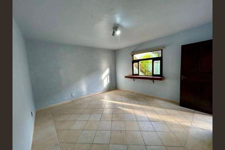 Casa à venda com 5 quartos, 200m² em Itacoatiara, Niterói