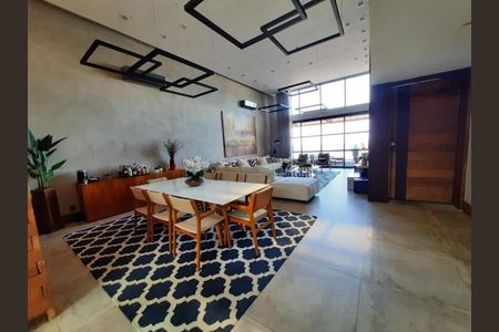 Casa à venda com 4 quartos, 450m² em Itacoatiara, Niterói