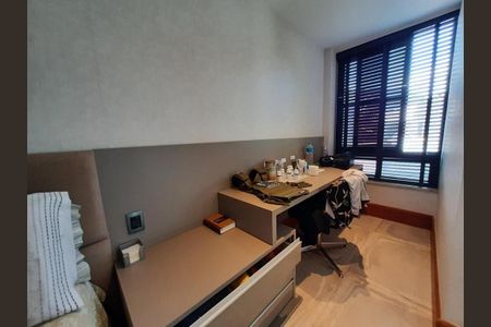 Casa à venda com 4 quartos, 450m² em Itacoatiara, Niterói