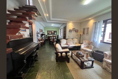 Casa à venda com 4 quartos, 174m² em Maria Paula, Niterói
