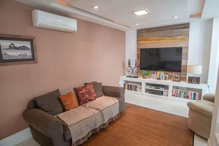 Casa à venda com 5 quartos, 350m² em Itacoatiara, Niterói