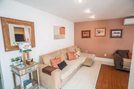 Casa à venda com 5 quartos, 350m² em Itacoatiara, Niterói