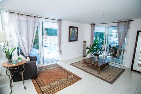 Casa à venda com 5 quartos, 350m² em Itacoatiara, Niterói