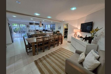 Casa à venda com 5 quartos, 350m² em Itacoatiara, Niterói