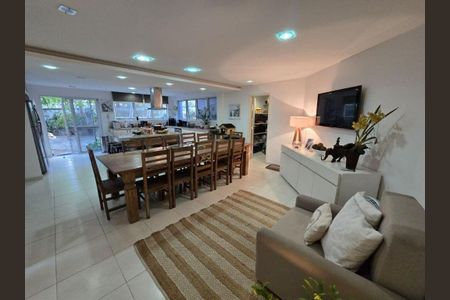 Casa à venda com 5 quartos, 350m² em Itacoatiara, Niterói