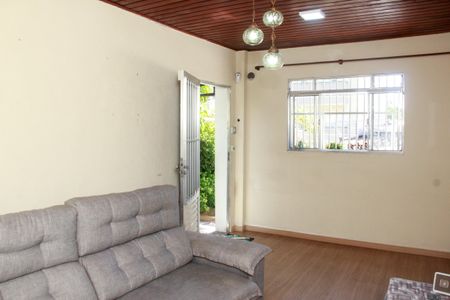 Casa para alugar com 85m², 2 quartos e sem vagaSala
