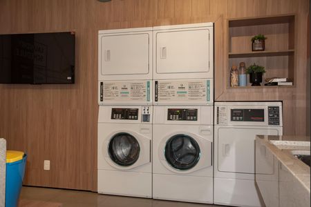 Studio para alugar com 32m², 1 quarto e sem vaga Studio para alugar com 32m², 1 quarto e sem vagaÁrea comum - Lavanderia