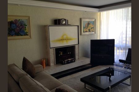Casa à venda com 158m², 4 quartos e 3 vagasFoto 01