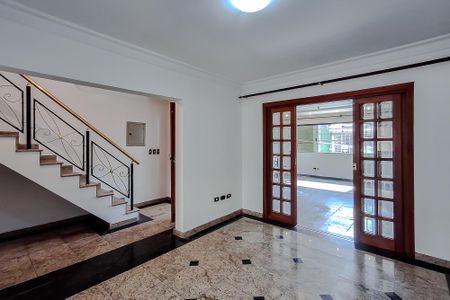 Casa à venda com 201m², 2 quartos e 2 vagasSala
