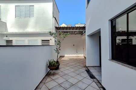 Casa à venda com 201m², 2 quartos e 2 vagasÁrea externa