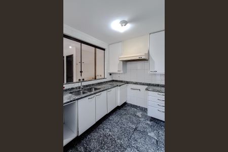 Casa à venda com 201m², 2 quartos e 2 vagasCozinha