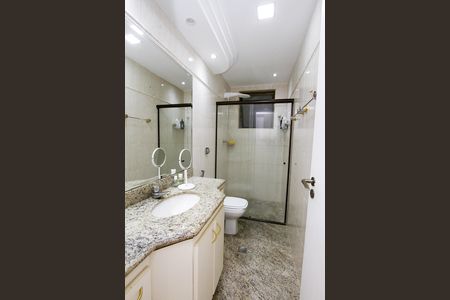 Apartamento à venda com 107m², 3 quartos e 2 vagasBanheiro da Suíte