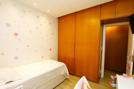 Apartamento à venda com 107m², 3 quartos e 2 vagasQuarto 2