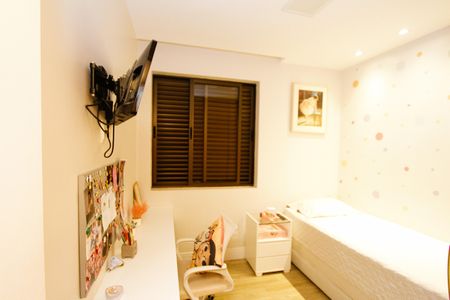 Apartamento à venda com 107m², 3 quartos e 2 vagasQuarto 2