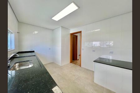 Casa à venda com 3 quartos, 134m² em Campo Grande, São Paulo