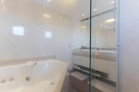 Apartamento à venda com 250m², 4 quartos e 4 vagasBanheiro da suíte 1