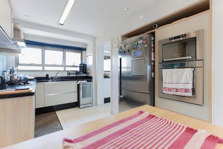 Apartamento à venda com 250m², 4 quartos e 4 vagasCozinha