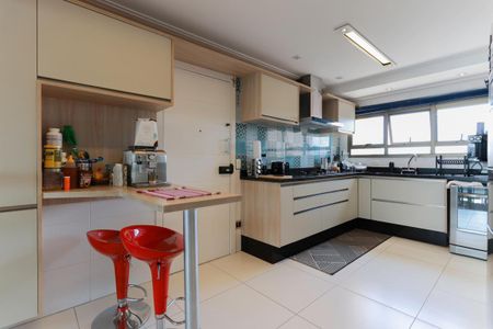 Apartamento à venda com 250m², 4 quartos e 4 vagasCozinha