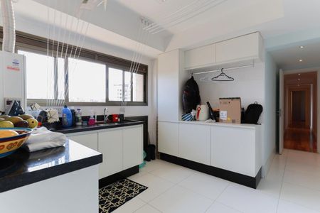 Apartamento à venda com 250m², 4 quartos e 4 vagasÁrea de serviço
