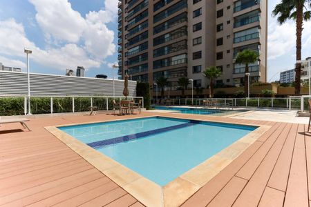 Apartamento à venda com 250m², 4 quartos e 4 vagasÁrea comum - Piscina