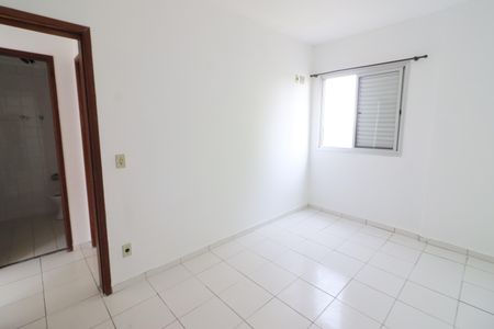 Quarto 2 de apartamento para alugar com 2 quartos, 65m² em Jaguaribe, Osasco