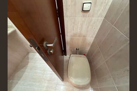 Casa à venda com 155m², 2 quartos e 2 vagasBanheiro