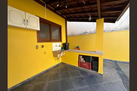 Casa à venda com 155m², 2 quartos e 2 vagasQuintal