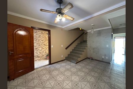 Casa à venda com 155m², 2 quartos e 2 vagasSala