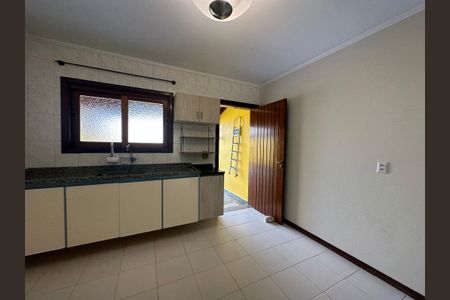 Casa à venda com 155m², 2 quartos e 2 vagasCozinha