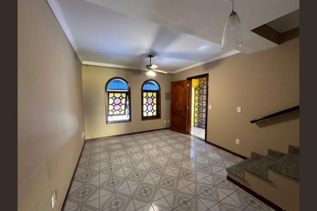 Casa à venda com 155m², 2 quartos e 2 vagasSala