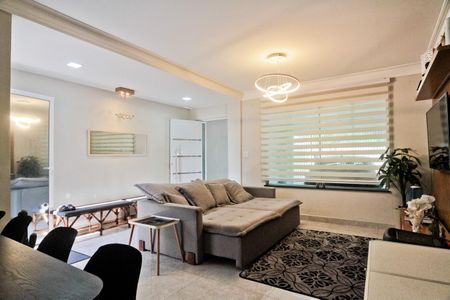 Sala de casa para alugar com 2 quartos, 90m² em Jardim Santo Elias, São Paulo