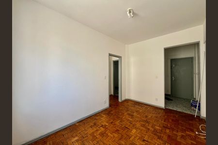 Sala de apartamento para alugar com 1 quarto, 40m² em Centro, Campinas