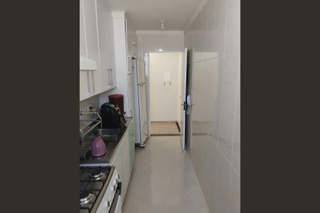 COZINHA de apartamento à venda com 2 quartos, 57m² em Vila Carmosina, São Paulo