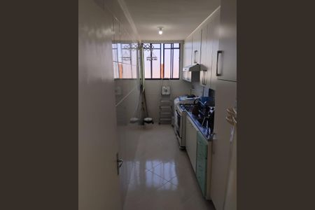 COZINHA de apartamento à venda com 2 quartos, 57m² em Vila Carmosina, São Paulo