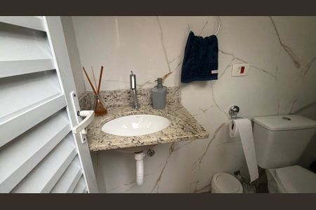 Casa à venda com 160m², 3 quartos e 4 vagasBanheiro