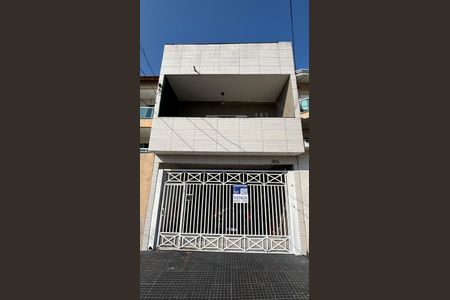 Casa à venda com 125m², 3 quartos e 2 vagasFachada