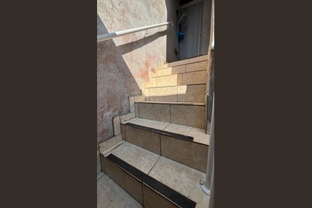 Casa à venda com 125m², 3 quartos e 2 vagasEscada