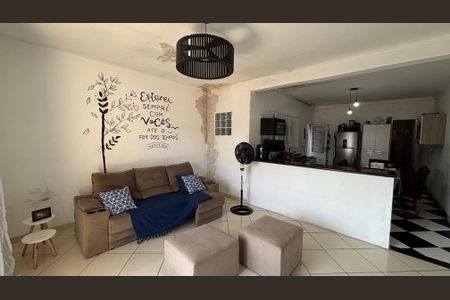 Casa à venda com 125m², 3 quartos e 2 vagasSala