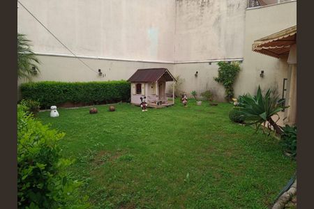 Casa à venda com 300m², 4 quartos e 5 vagasAREA EXTRNA