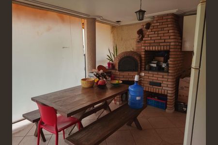 AREA INTERNA de casa à venda com 4 quartos, 300m² em City Bussocaba, Osasco