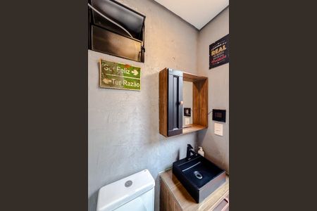 Casa à venda com 320m², 4 quartos e 2 vagas Casa à venda com 320m², 4 quartos e 2 vagasLavabo 2