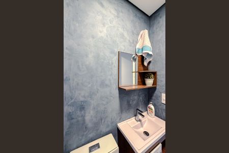 Casa à venda com 320m², 4 quartos e 2 vagas Casa à venda com 320m², 4 quartos e 2 vagasLavabo