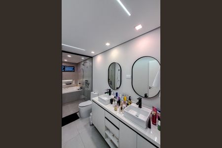 Casa à venda com 320m², 4 quartos e 2 vagas Casa à venda com 320m², 4 quartos e 2 vagasBanheiro da Suíte