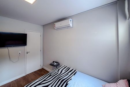 Casa à venda com 320m², 4 quartos e 2 vagas Casa à venda com 320m², 4 quartos e 2 vagasQuarto 4 - Suíte