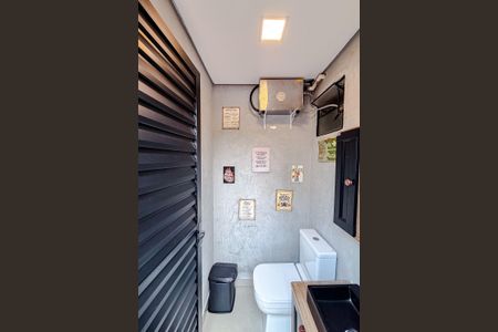 Casa à venda com 320m², 4 quartos e 2 vagas Casa à venda com 320m², 4 quartos e 2 vagasLavabo 2